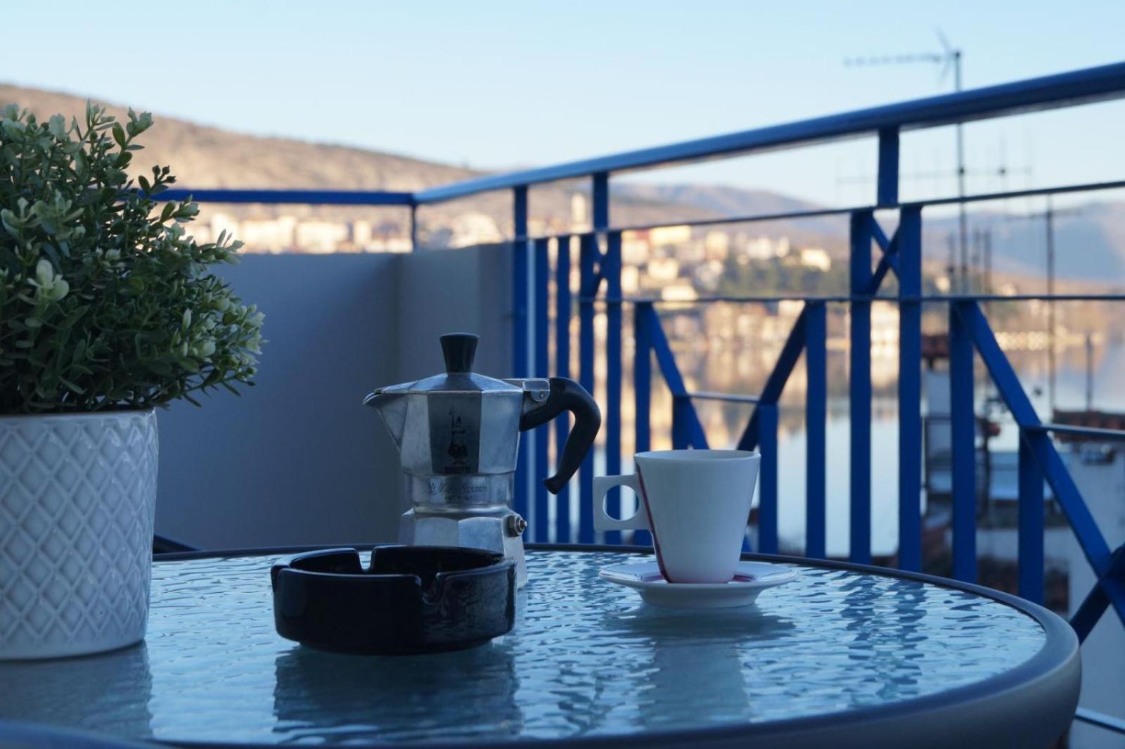 Daphne Luxury Apartment Kastoria Exterior foto
