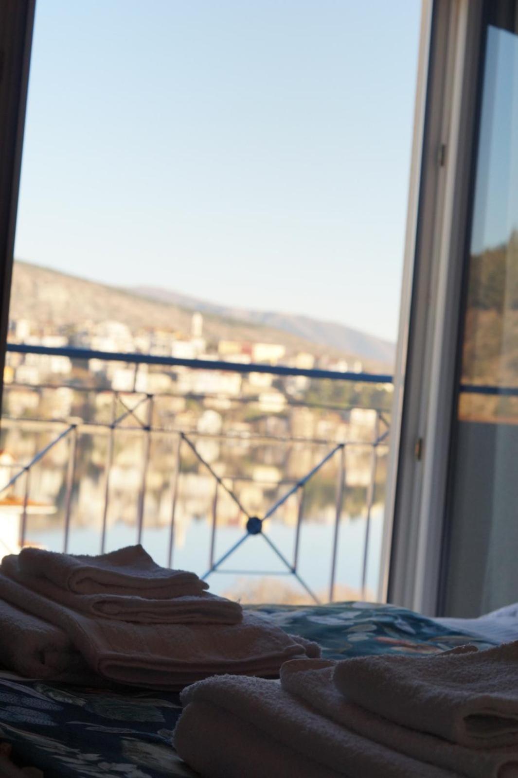 Daphne Luxury Apartment Kastoria Exterior foto