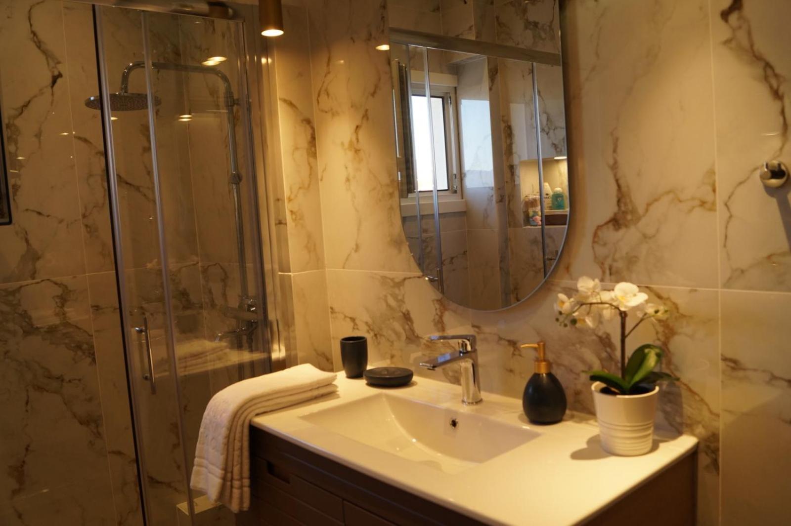 Daphne Luxury Apartment Kastoria Exterior foto